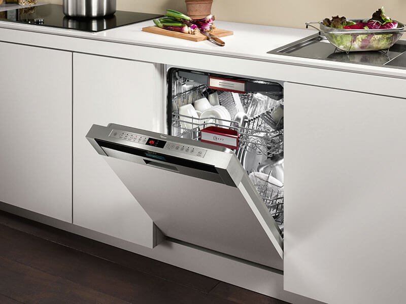 Geschirrspülmaschine Neff in Küche bei Wohn Schick