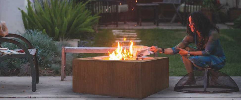 Auf was man bei einer Feuerschale unbedingt achten muss - Unser Gartenmöbel Experten helfen Ihnen